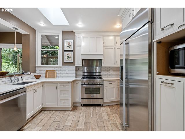47 W 23RD Ave, Eugene, OR 97405