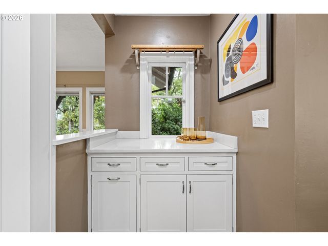 47 W 23RD Ave, Eugene, OR 97405