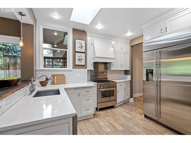 47 W 23RD Ave, Eugene, OR 97405