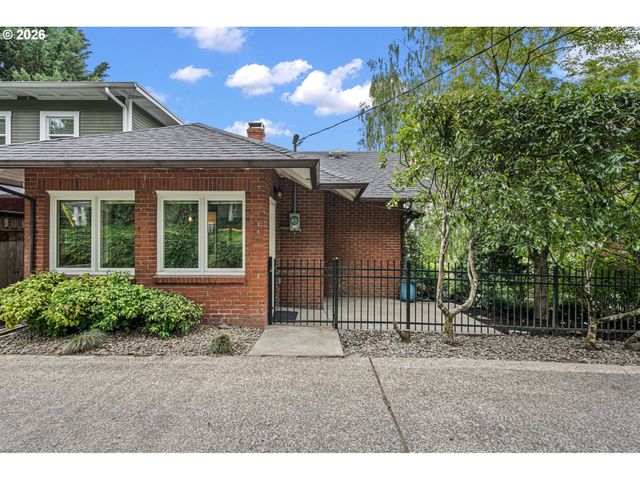 47 W 23RD Ave, Eugene, OR 97405