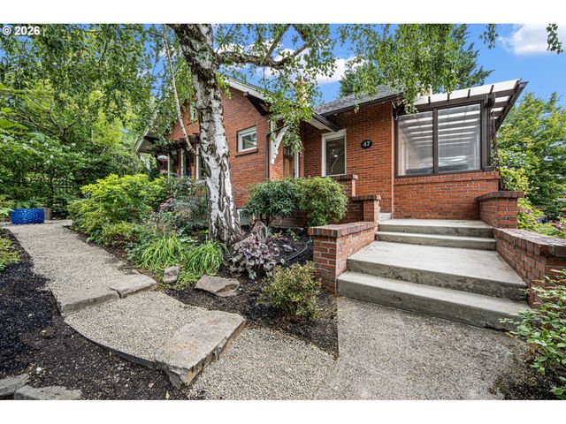 47 W 23RD Ave, Eugene, OR 97405