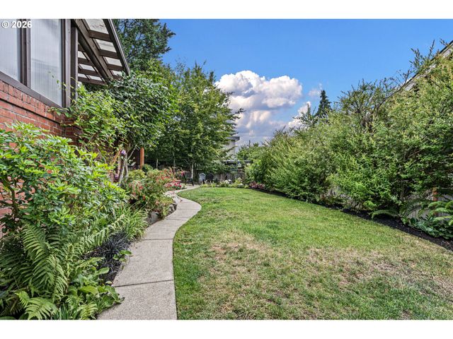 47 W 23RD Ave, Eugene, OR 97405