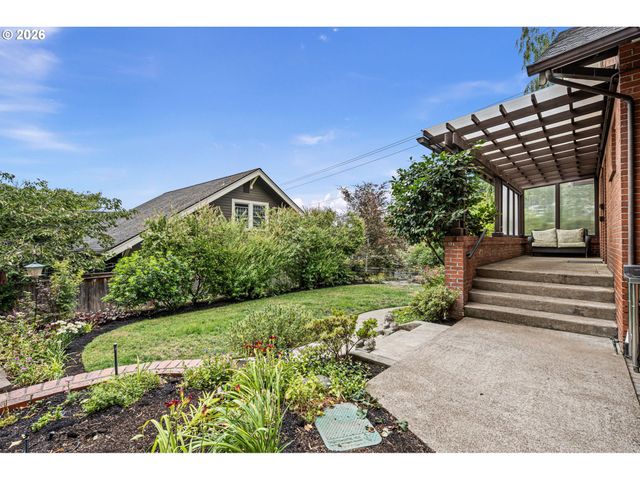 47 W 23RD Ave, Eugene, OR 97405