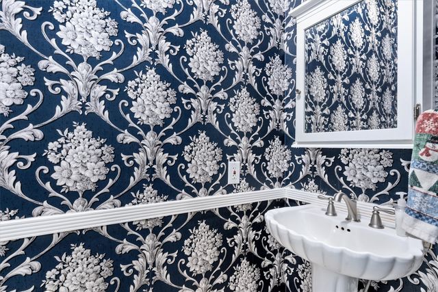 117 Stone Mountain Court, Garland, TX 75044