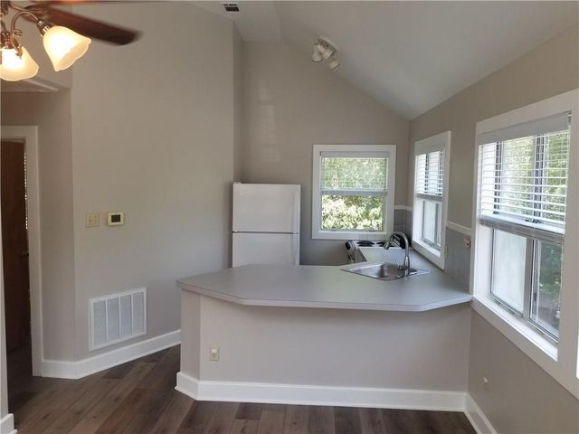 2102 Townes LN B, Austin, TX 78703
