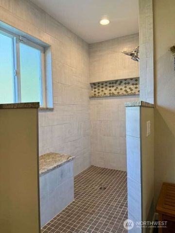 2270 S 7TH Avenue, Sequim, WA 98382