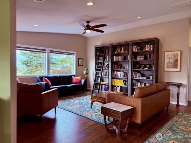 2270 S 7TH Avenue, Sequim, WA 98382