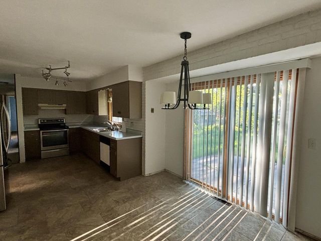 506 Cheyenne DRIVE, Waukesha, WI 53188