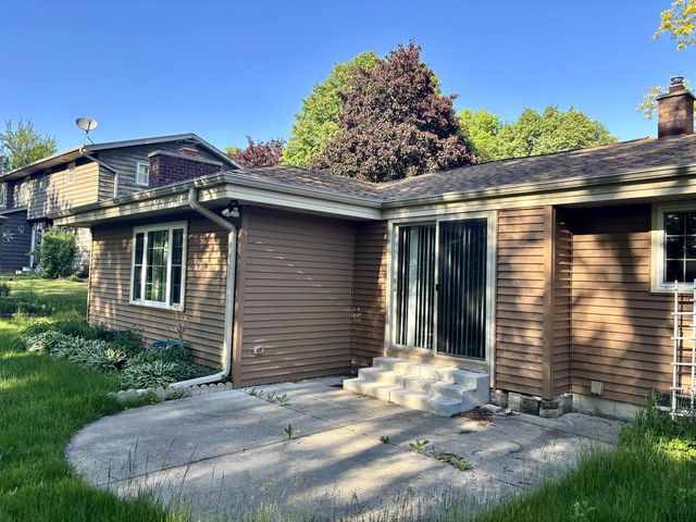 506 Cheyenne DRIVE, Waukesha, WI 53188