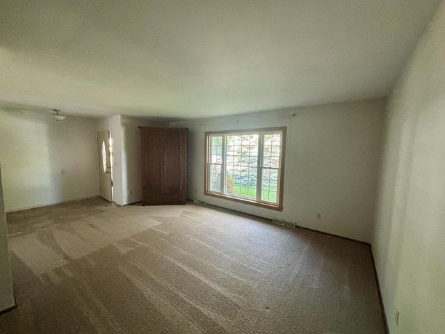 506 Cheyenne DRIVE, Waukesha, WI 53188