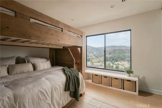 4335 Chaumont Road, Woodland Hills, CA 91364