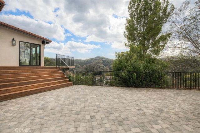 4335 Chaumont Road, Woodland Hills, CA 91364