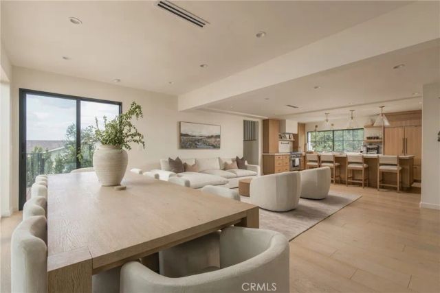 4335 Chaumont Road, Woodland Hills, CA 91364