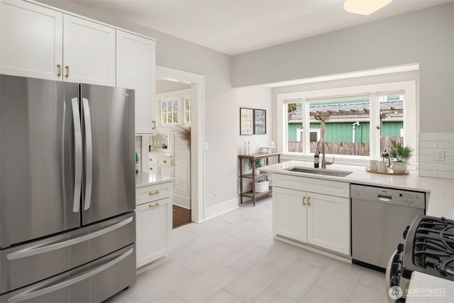 5712 1st Avenue NW, Seattle, WA 98107