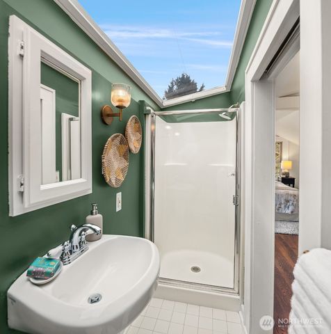 5712 1st Avenue NW, Seattle, WA 98107