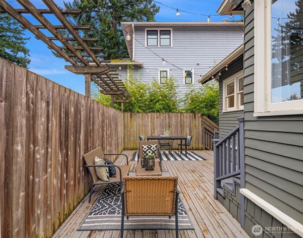 5712 1st Avenue NW, Seattle, WA 98107