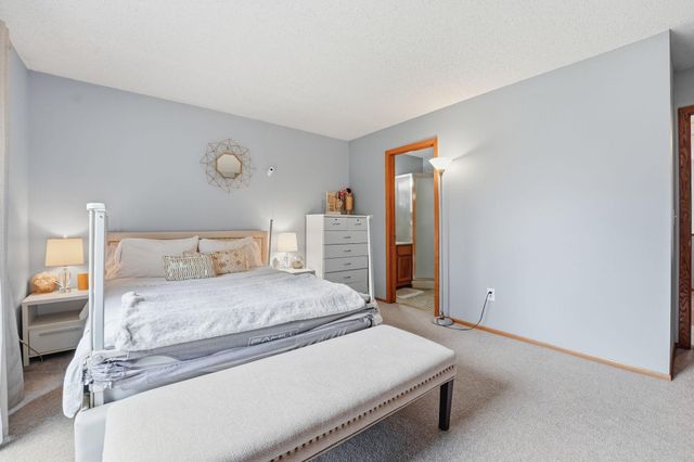 3040 Shields Drive 104, Eagan, MN 55121
