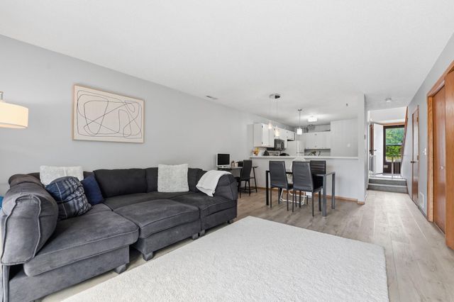 3040 Shields Drive 104, Eagan, MN 55121