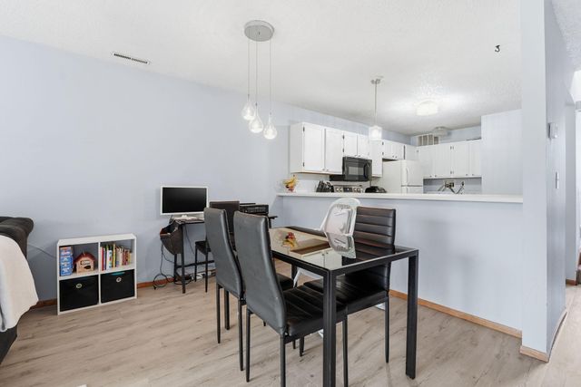 3040 Shields Drive 104, Eagan, MN 55121