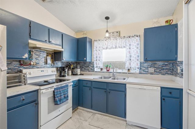 2200 ROSE BROOK COURT, Orlando, FL 32817