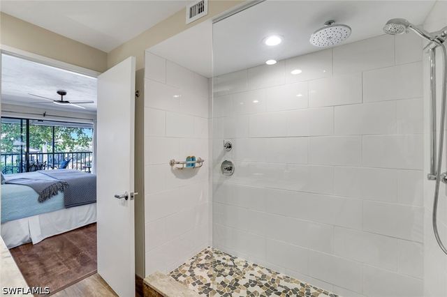 4092 Belair LN 15, Naples, FL 34103