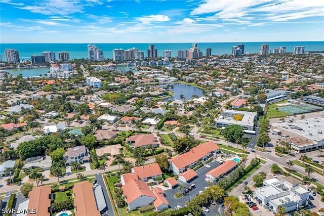 4092 Belair LN 15, Naples, FL 34103