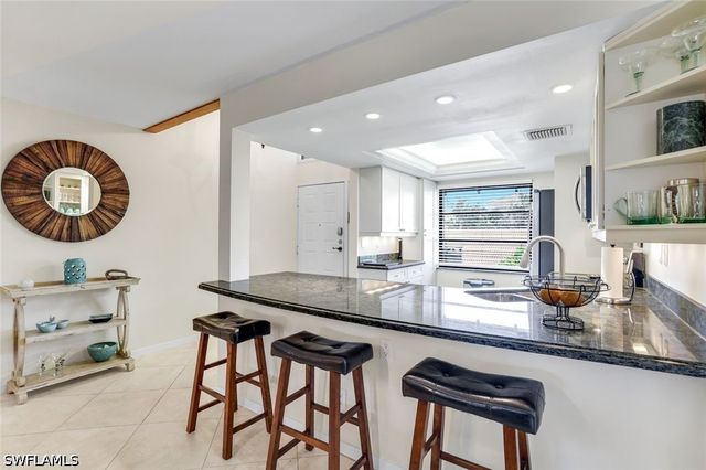 4092 Belair LN 15, Naples, FL 34103