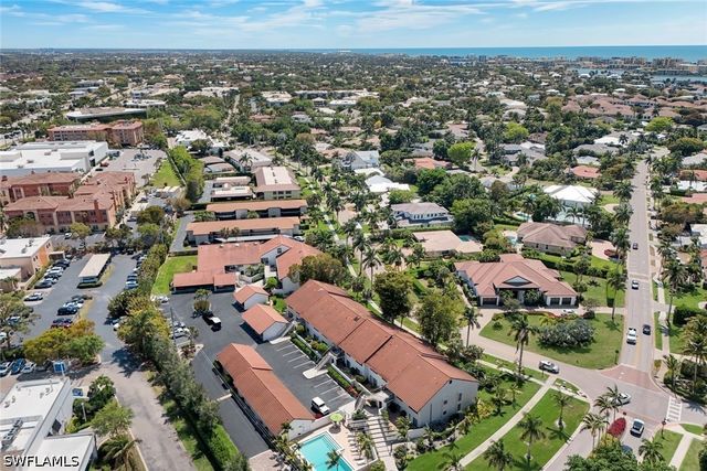 4092 Belair LN 15, Naples, FL 34103