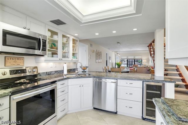 4092 Belair LN 15, Naples, FL 34103