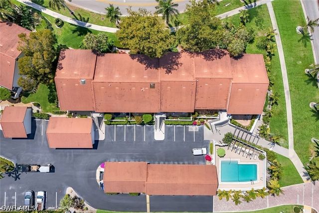 4092 Belair LN 15, Naples, FL 34103