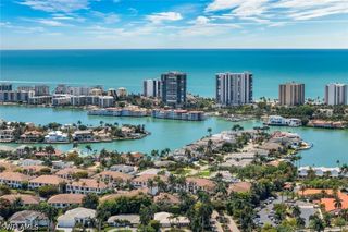 4092 Belair LN 15, Naples, FL 34103