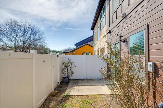 11137 Bright Leaf TER 11137, Austin, TX 78748