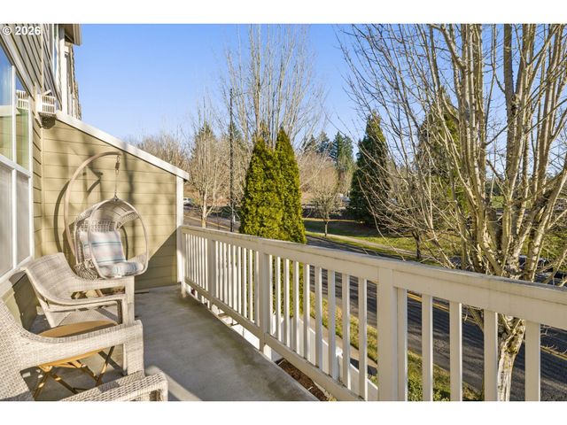 2754 Nw KENNEDY Ct, Portland, OR 97229