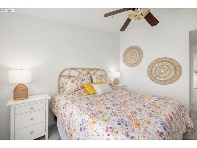 2754 Nw KENNEDY Ct, Portland, OR 97229