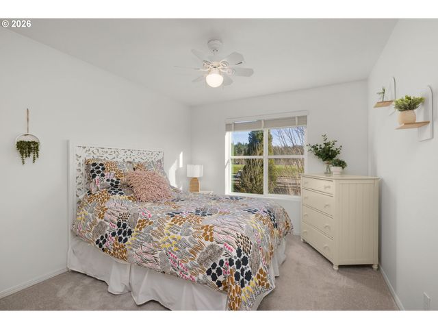 2754 Nw KENNEDY Ct, Portland, OR 97229