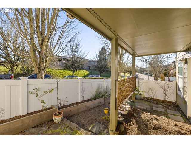 2754 Nw KENNEDY Ct, Portland, OR 97229