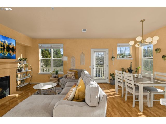 2754 Nw KENNEDY Ct, Portland, OR 97229