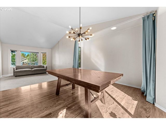 13136 Sw CHIMNEY RIDGE St, Portland, OR 97223