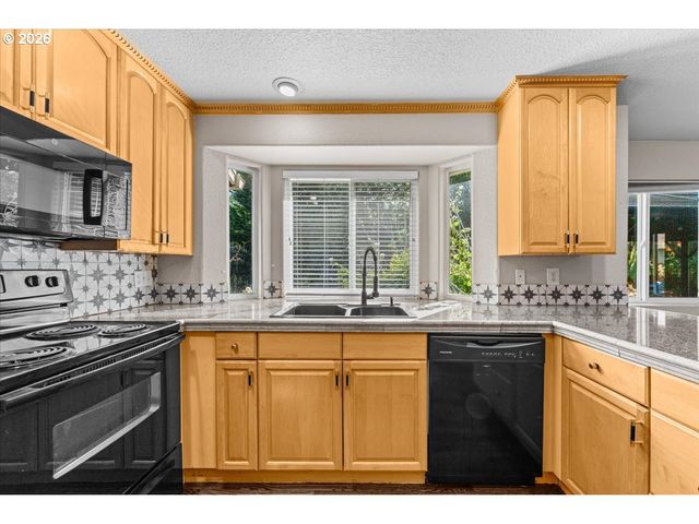 13136 Sw CHIMNEY RIDGE St, Portland, OR 97223
