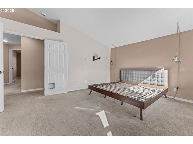 13136 Sw CHIMNEY RIDGE St, Portland, OR 97223