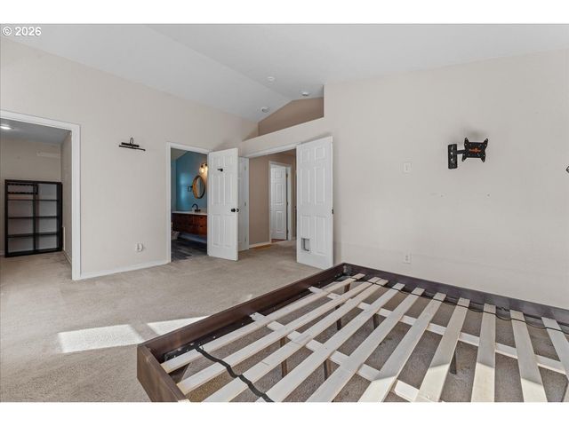 13136 Sw CHIMNEY RIDGE St, Portland, OR 97223