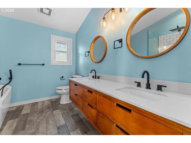13136 Sw CHIMNEY RIDGE St, Portland, OR 97223