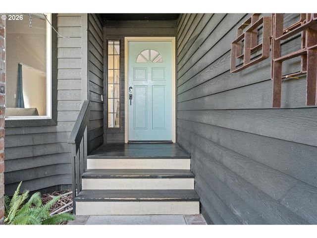 13136 Sw CHIMNEY RIDGE St, Portland, OR 97223