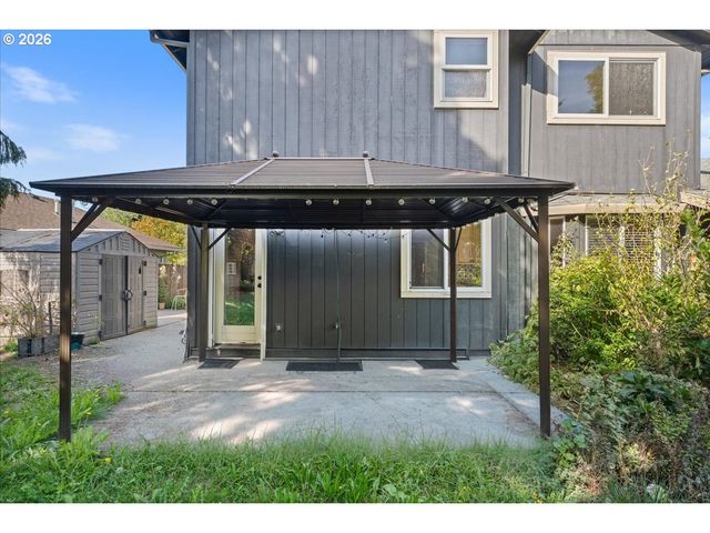 13136 Sw CHIMNEY RIDGE St, Portland, OR 97223