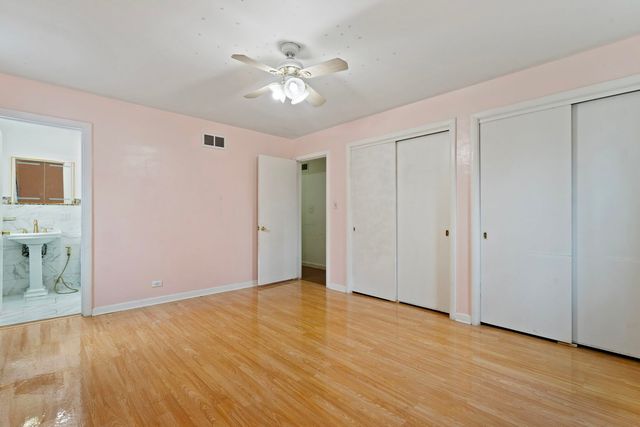 3025 W Rosemont Avenue, Chicago, IL 60659