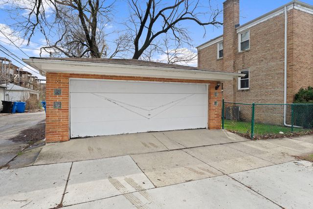 3025 W Rosemont Avenue, Chicago, IL 60659
