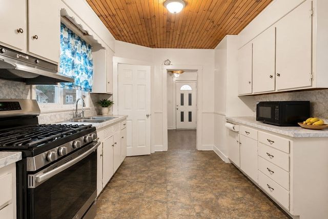 60 Newton St, New Bedford, MA 02740