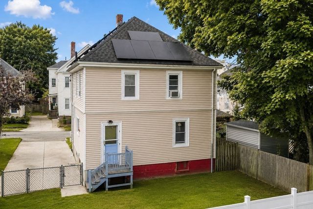 60 Newton St, New Bedford, MA 02740