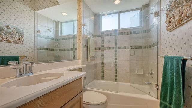 8215 WATERVIEW BOULEVARD, Lakewood Ranch, FL 34202