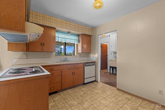 2724 Airport Ave, Caldwell, ID 83605